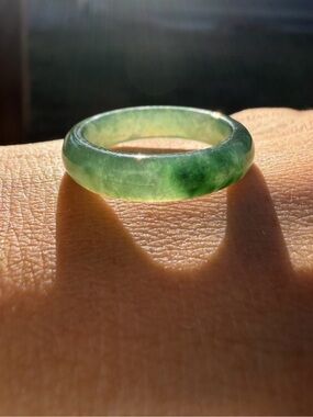 Natural Burmese Jadeite Jade Ring – Deep Green with Natural Color Variation